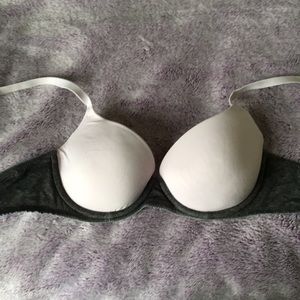 VS/ Pink bra